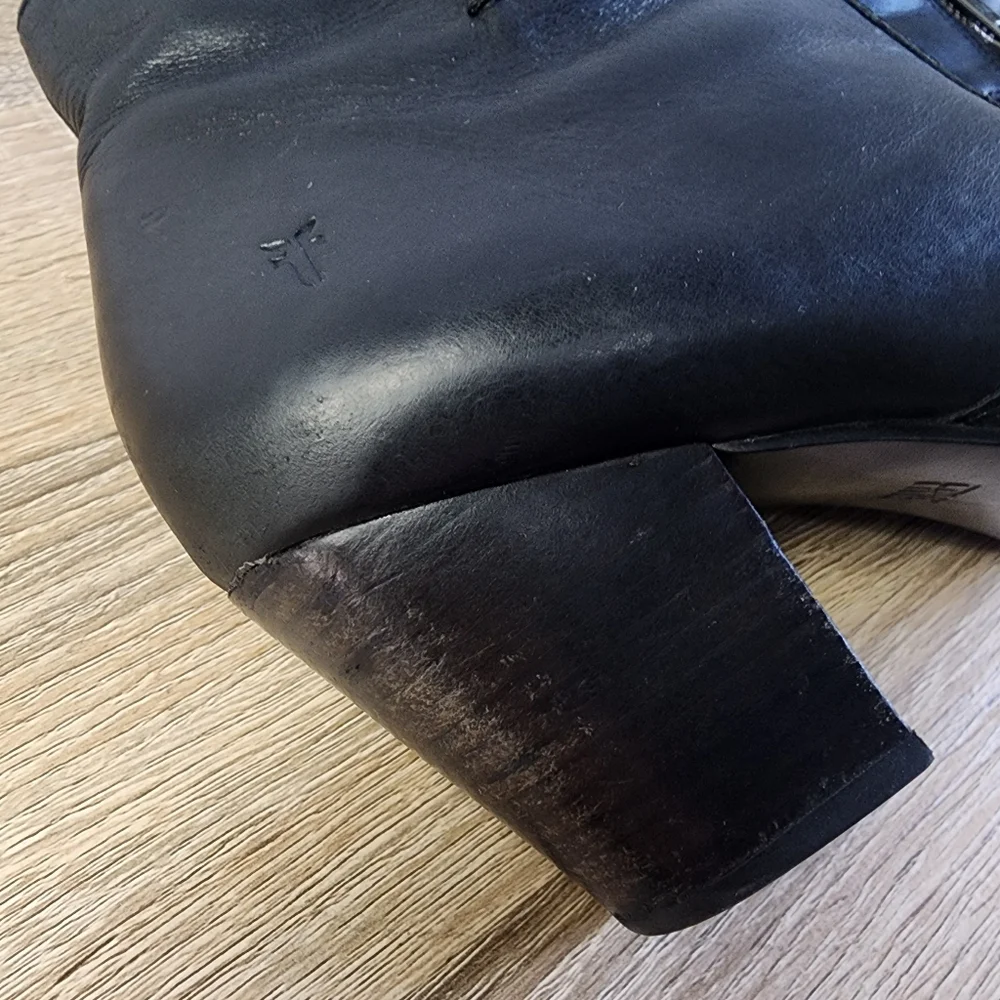 FRYE Black Leather Ankle Zip Boots 10 M